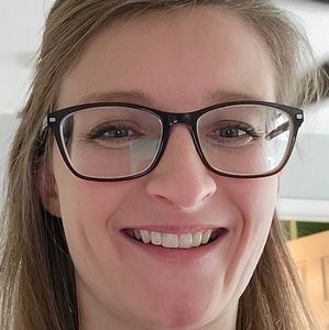 Meet your Posher, Caitlin